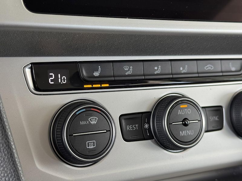 Volkswagen Passat 2,0TDI DSG 140kW*Masáž*Kam*Taž - fotka 24 z 37