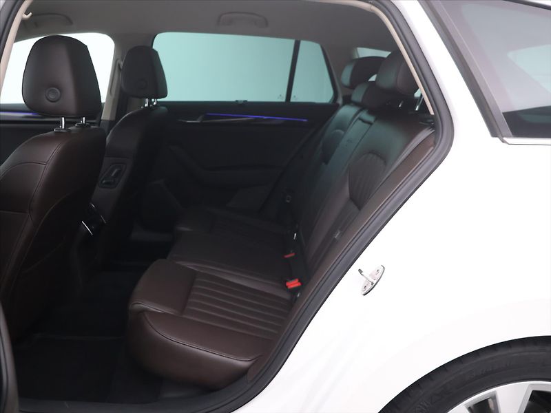 Škoda Superb 2,0 TDI 140kW L&K Navi CZ - fotka 13 z 30