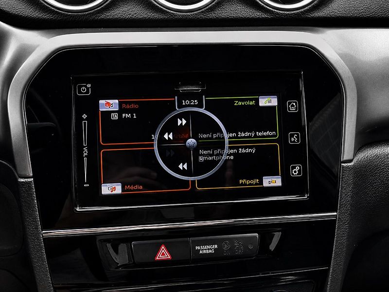 Suzuki Vitara (2021) 1.4 BoosterJet Hybrid - fotka 19 z 33