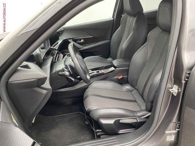 Peugeot 2008 (2021) 1.2PT, GT, AT, navi, kamera - fotka 9 z 18