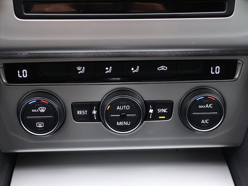 Volkswagen Passat 1.4 TSI 110kW LED DSG Tažné - fotka 20 z 29