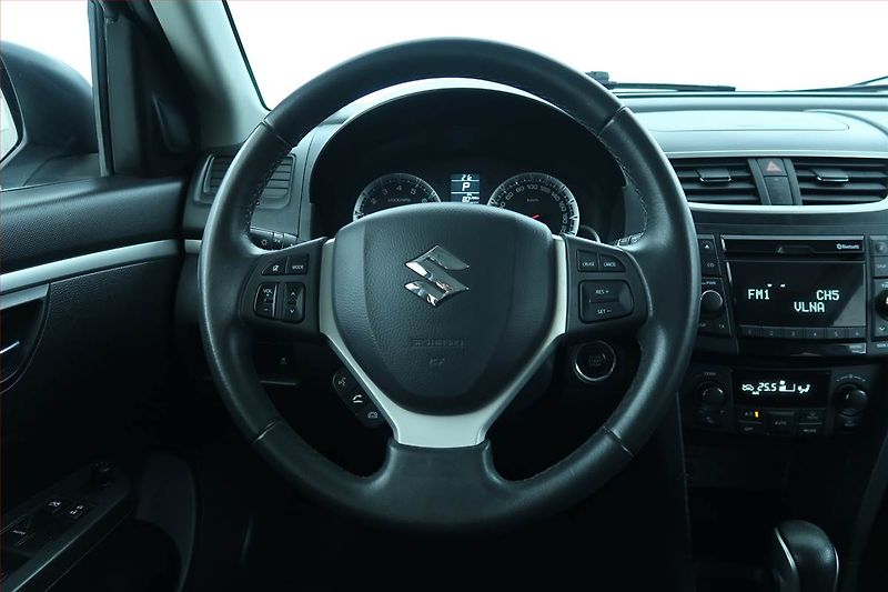 Suzuki Swift (2011) 1.2, Automat, Serv.kniha - fotka 16 z 21