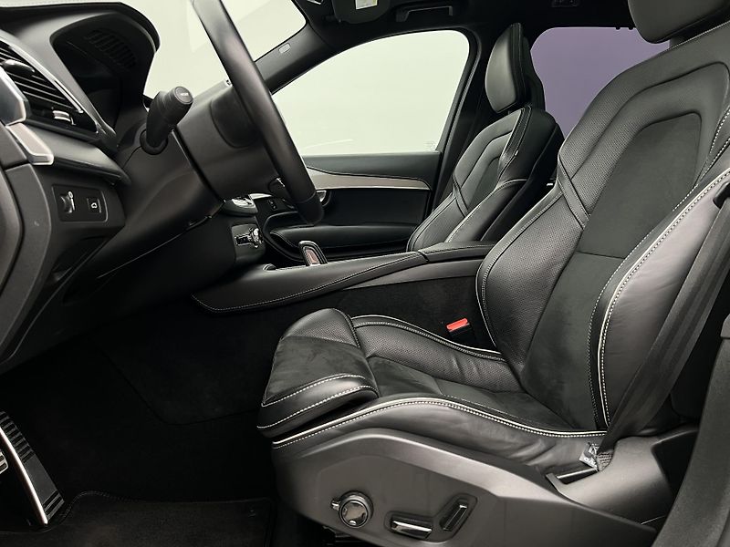 Volvo XC90 B5 AWD R-DESIGN 7 MÍST AUT  - fotka 3 z 47