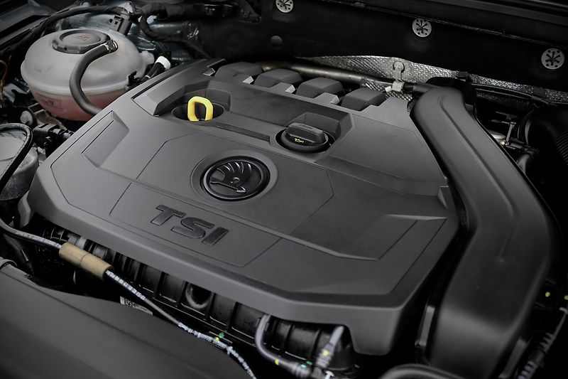 Škoda Octavia 3 FL Combi 1.5 TSI 110 kW DSG - fotka 13 z 39