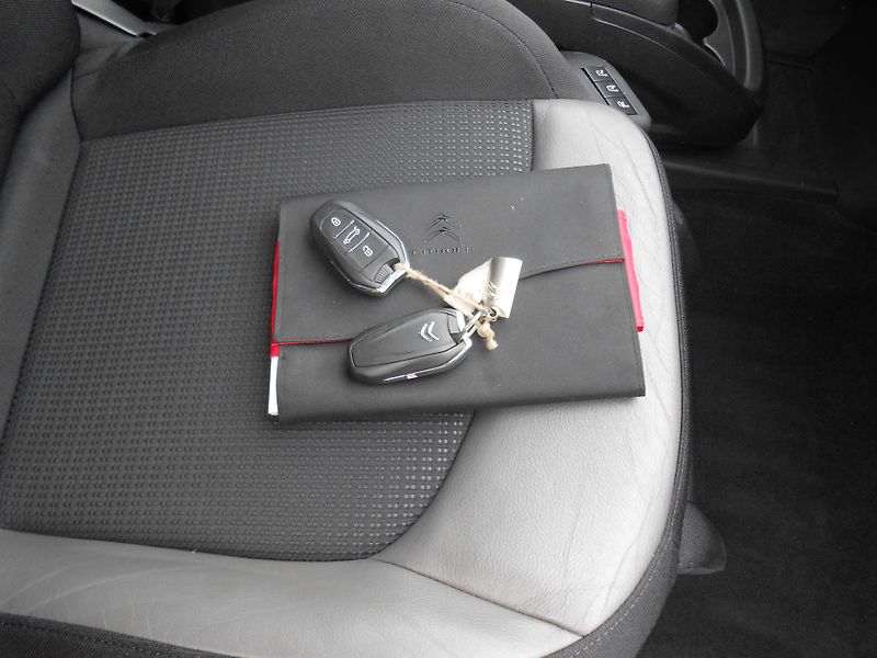 Citroën SpaceTourer 1.6HDi,NAVI, Tažné, Automat!! - fotka 45 z 45