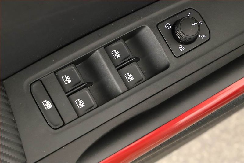 Škoda Fabia (2025) 1.0 TSI, MONTE CARLO, AUTOMAT - fotka 20 z 20