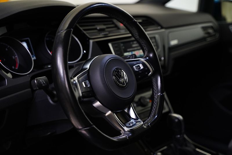 Volkswagen Touran - fotka 14 z 27
