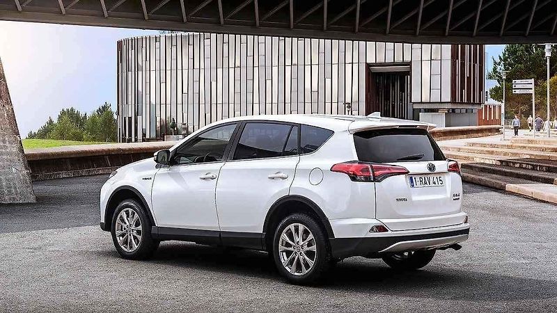Upoutávka na novou Toyotu RAV4.