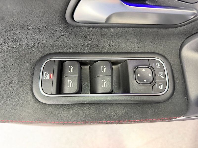 Mercedes-Benz Třídy A TURBO 4MATIC, BURMESTER, KEYLE - fotka 25 z 27