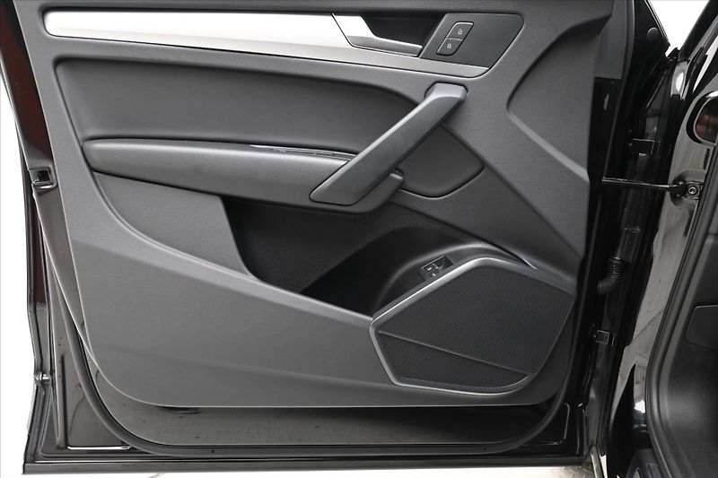 Audi Q5 2,0 50TFSIe 195kW 4x4 S-Tronic - fotka 25 z 32