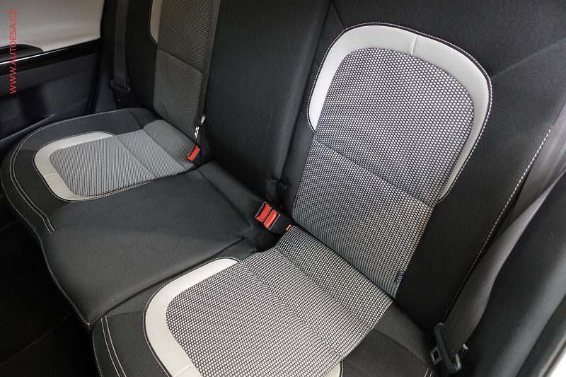 Kia Ceed (2016) 1.6CRDi, Navi, AC - fotka 10 z 23