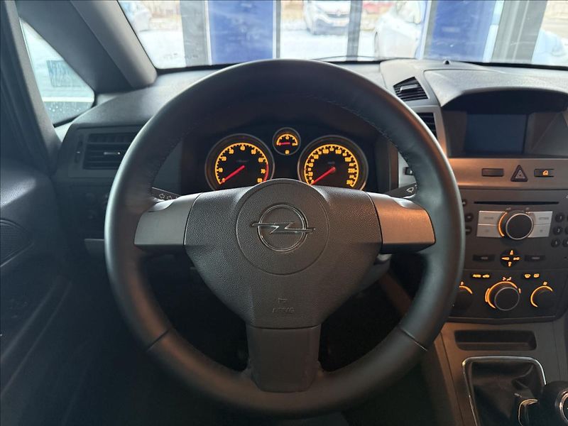 Opel Zafira 1,6   77kW,SERVISKA,7 MÍST - fotka 13 z 20