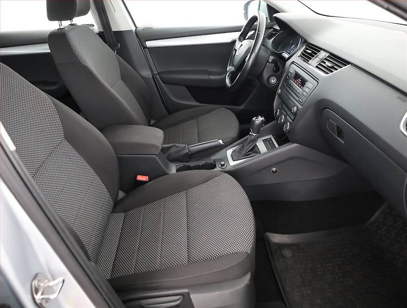 Škoda Octavia (2014) 2.0 TDI, Automat, Serv.kniha - fotka 7 z 13