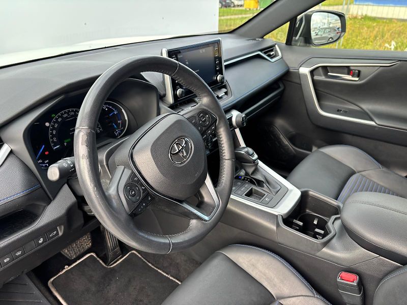 Toyota RAV4 2.5 HSD e-CVT FWD Selection - fotka 11 z 28