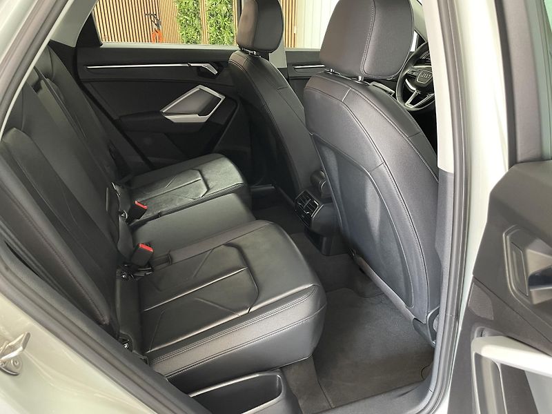 Audi Q3 40TDi ČR Sportback REZERVACE - fotka 16 z 32