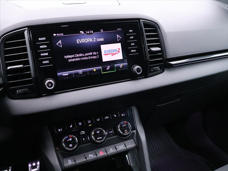 Škoda Karoq 2,0 TDI DSG 4x4 Sportline DPH - fotka 24 z 37