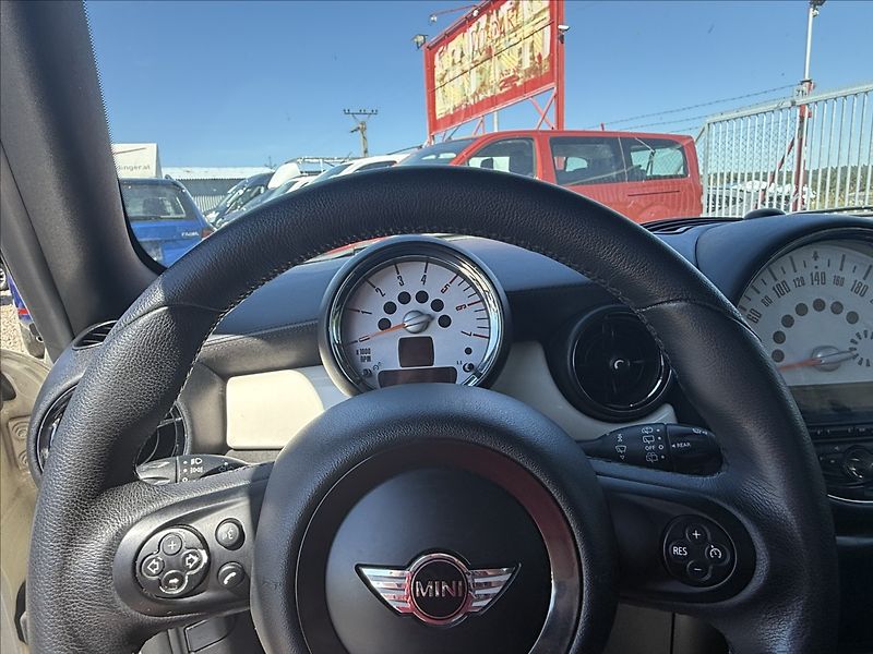 Mini Cooper 1,6 90kW PANORAMA,XENONY, A/T - fotka 11 z 22