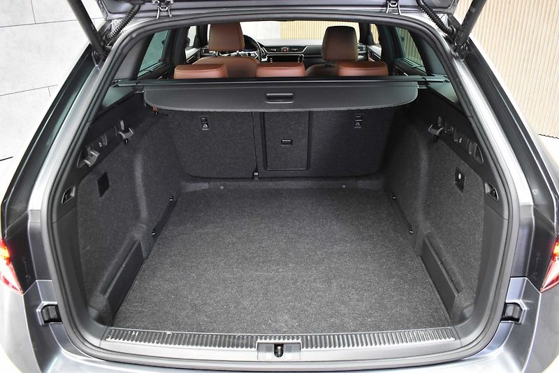 Škoda Superb TDI 147kW L&K 4x4*DPH*ČR 1.MAJ - fotka 45 z 48