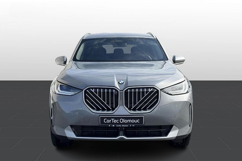 BMW X3 20 xDrive - fotka 2 z 10