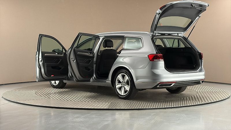 Volkswagen Passat 2.0 TDI DSG Elegance Variant - fotka 7 z 27