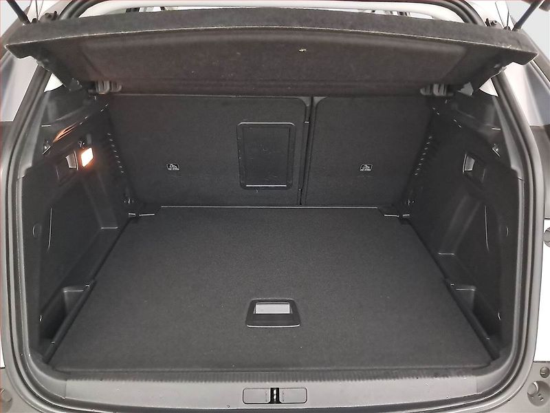Peugeot 3008 (2020) 1.5 BlueHDi, Navi, Tempomat - fotka 14 z 22