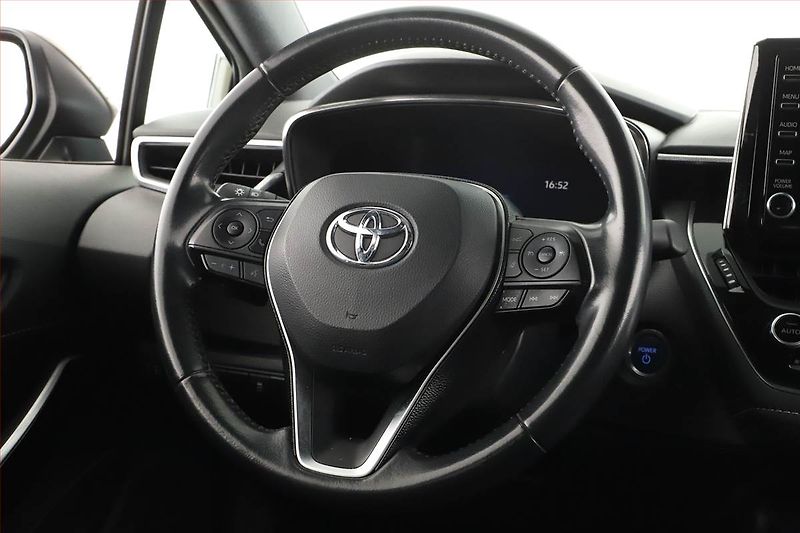 Toyota Corolla (2021) Style 2.0 Hybrid - fotka 15 z 16
