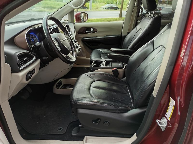 Chrysler Pacifica (2018) Touring L, model 2019 - fotka 10 z 23