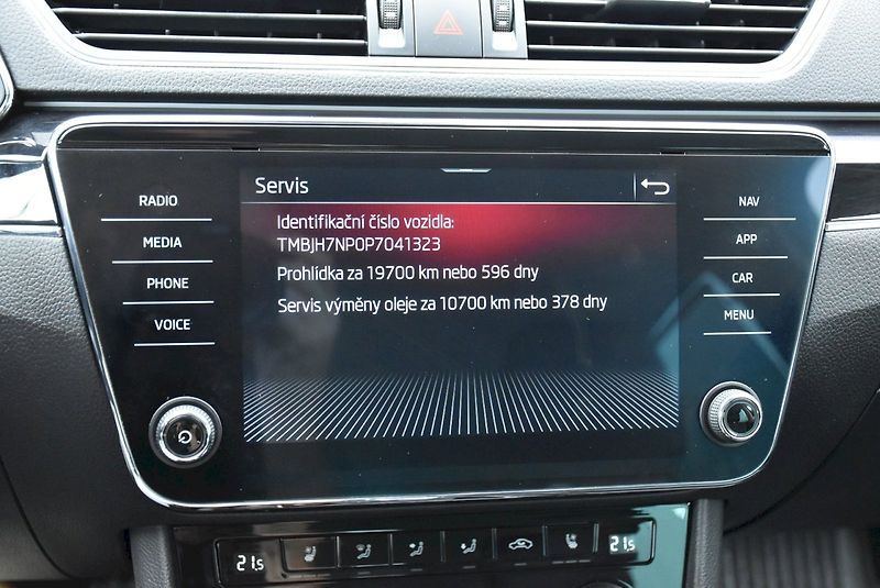 Škoda Superb (2023) L&K 2.0 TDI 110kW DSG - fotka 17 z 35