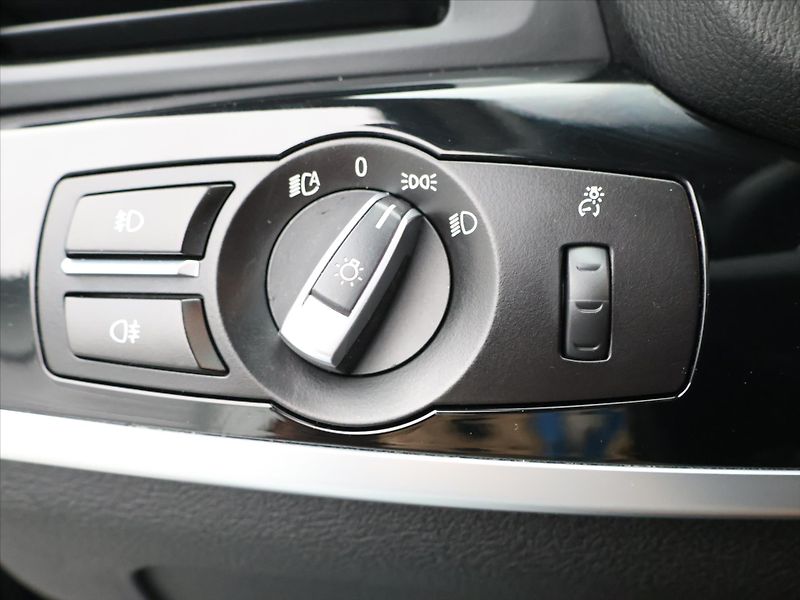 BMW X3 3,0 35d 230KW Xdrive PANORAMA - fotka 18 z 33