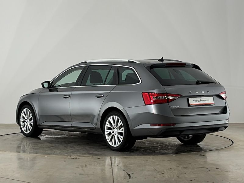 Škoda Superb Style DSG - fotka 15 z 30