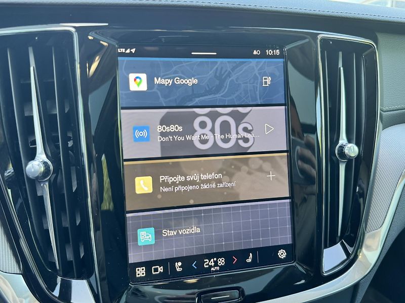 Volvo V60 T6 AWD Ultra Dark // REZERVACE - fotka 31 z 36