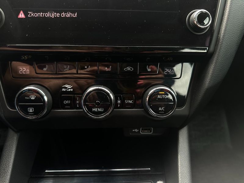 Škoda Octavia (2019) 1.5 TSi 110KW/1MAJ/ČR/Výhřev - fotka 39 z 40