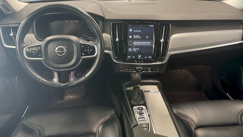 Volvo V90 (2018) Kombi Inscription 2.0 TDI 110k - fotka 5 z 38