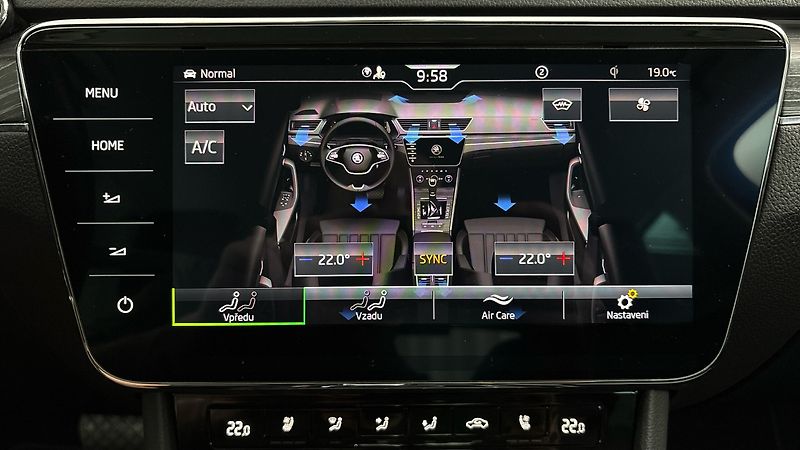 Škoda Superb 2.0 TSI DSG 4x4 Style - fotka 31 z 34