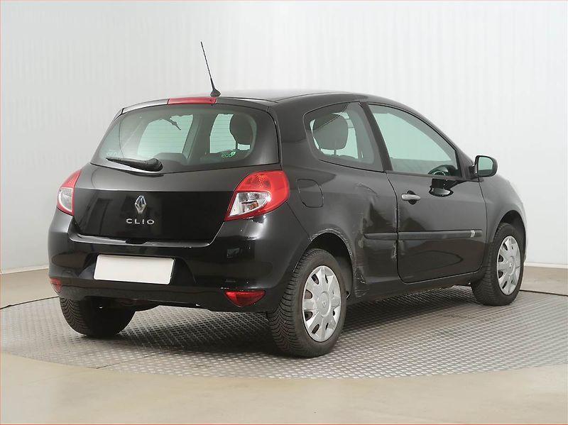 Renault Clio (2011) 1.2 16V , nová STK, Klima - fotka 5 z 6