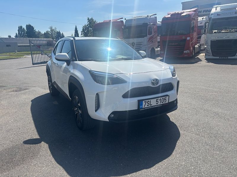 Toyota Yaris Cross 4x4 hybrid automat - fotka 3 z 19