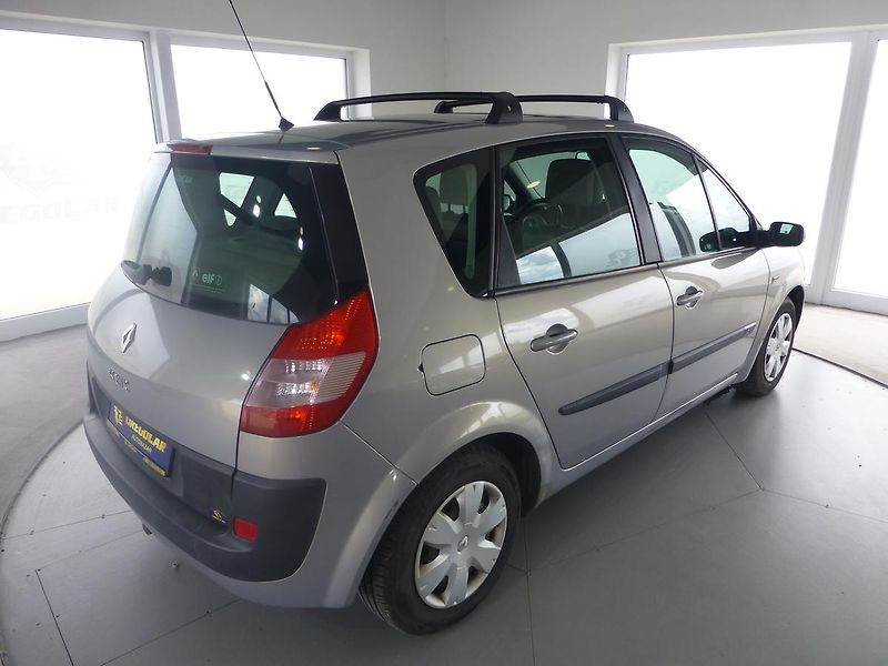 Renault Scénic (2006) 1,6 16V*STŘEŠNÍ NOSIČE**KLIMA* - fotka 6 z 26