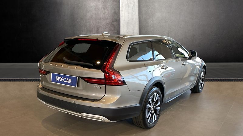 Volvo V90 Cross Country Pro, B4 AWD, 145 - fotka 3 z 41