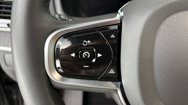 Volvo XC90 2.0 B5 AUT AWD Plus Bright - fotka 14 z 34