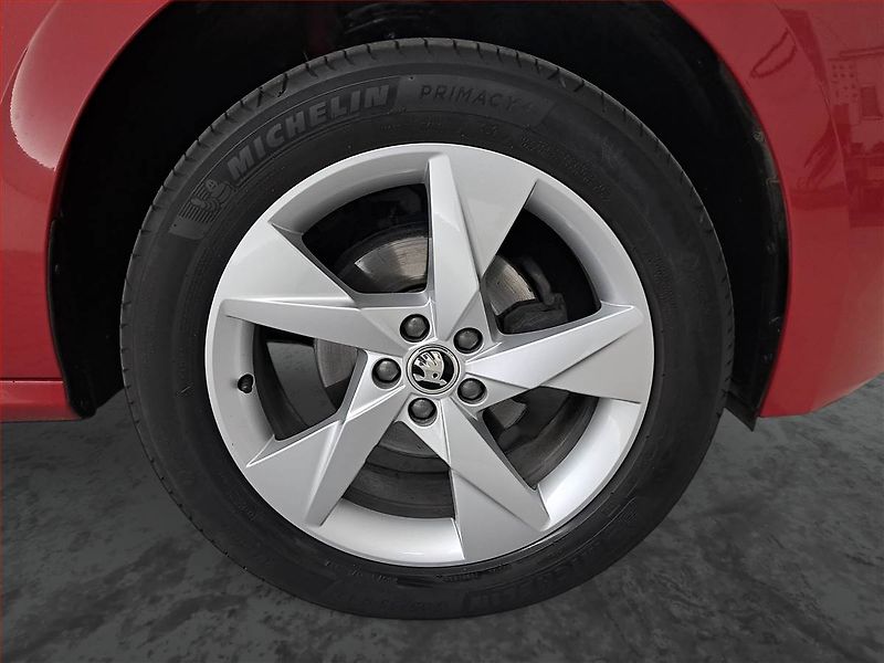 Škoda Kamiq (2019) Ambition Plus 1.0 TSI - fotka 15 z 16