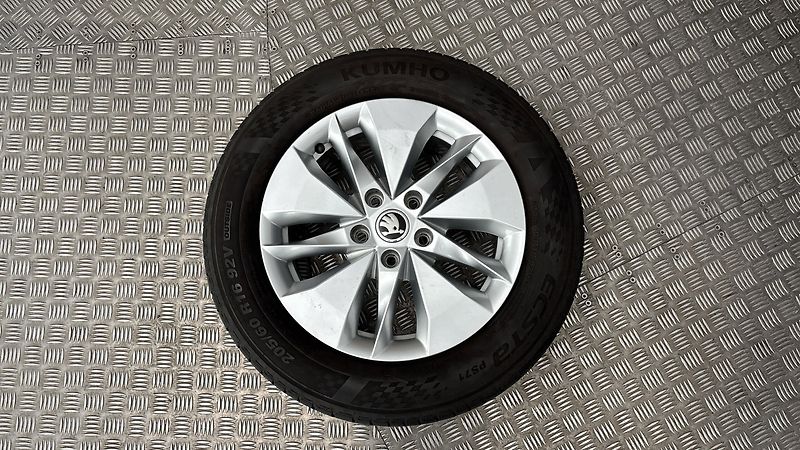 Škoda Octavia 2.0 TDI DSG Ambition Combi - fotka 20 z 26