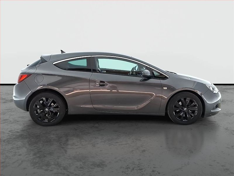 Opel Astra (2011) 2.0 CDTI, Xenony, Tempomat - fotka 6 z 13