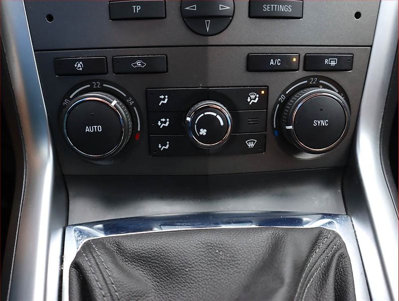 Opel Antara (2014) 2.2 CDTI, 4X4, Tempomat - fotka 16 z 19