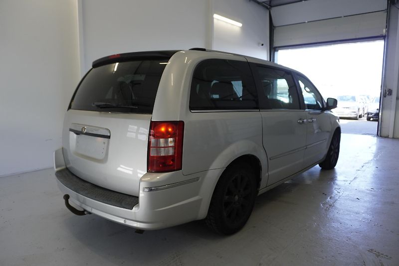 Chrysler Grand Voyager 3,8I LIMITED AUT. - fotka 5 z 30