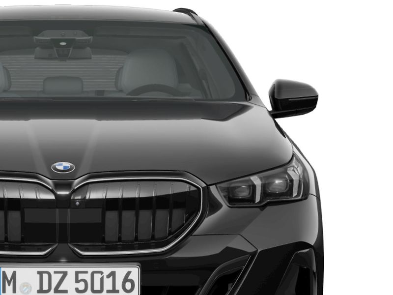 BMW Řada 5 (2026) 540d xDrive Touring - fotka 4 z 10