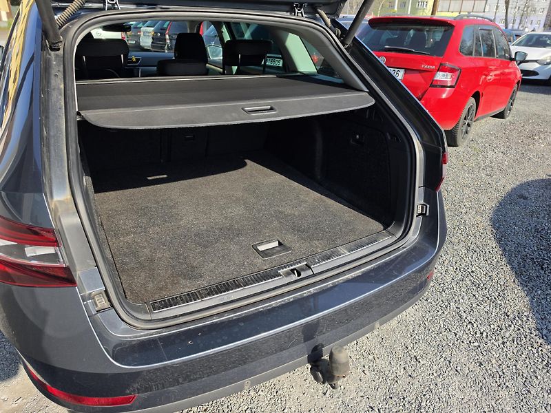 Škoda Superb 2.0 TDI Xenon TZ 110KW  - fotka 6 z 17