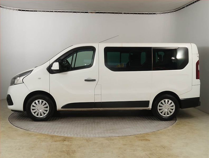 Renault Trafic (2018) 1.6 dCi, Bus, 9Míst, ČR, DPH - fotka 3 z 17