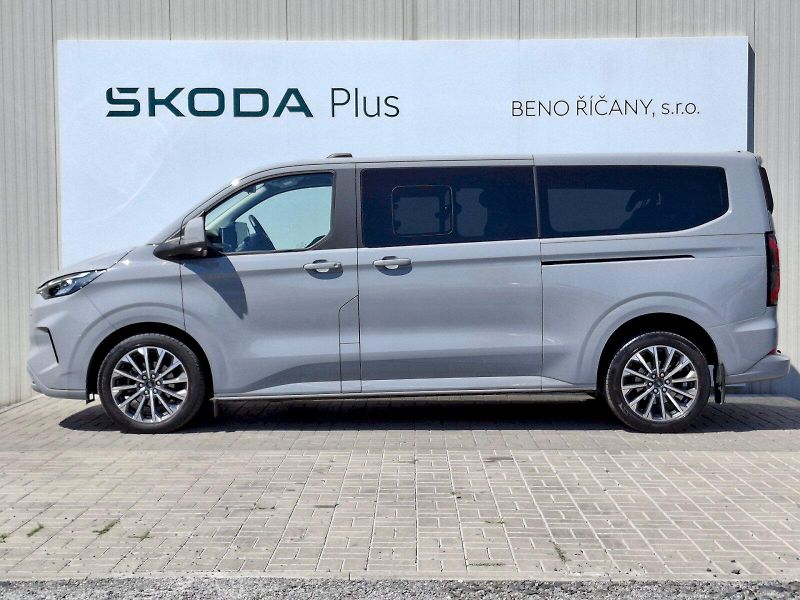 Ford Tourneo Custom (2025) L2 Titanium X AWD 2,0 EcoBlue - fotka 3 z 35