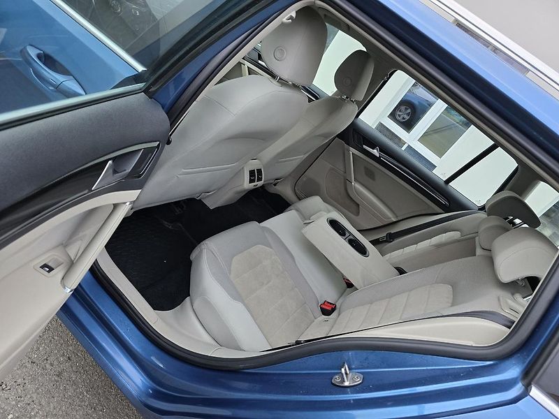 Volkswagen Golf 1.4TSi 110kW DSG HIGHLINE -DPH - fotka 34 z 38