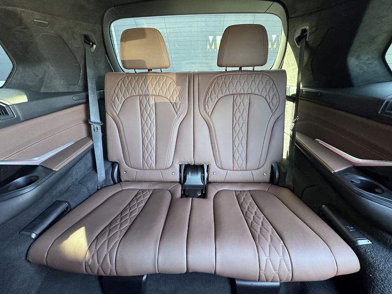 BMW X7 (2022) 40d 250kw M-Packet - fotka 22 z 60
